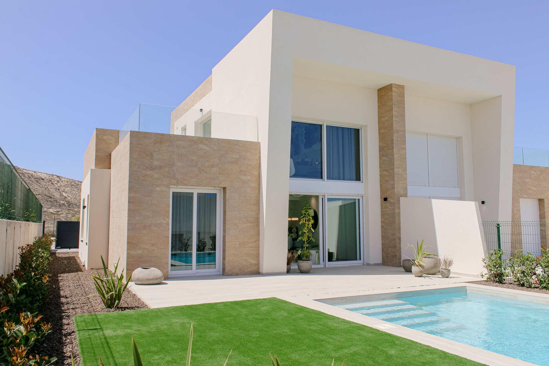 3 Bedroom 2 Bathroom in Algorfa